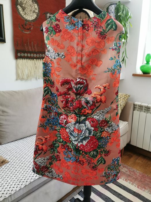 Przepiękna Sukienka wysadzana kamieniami Italy Moda