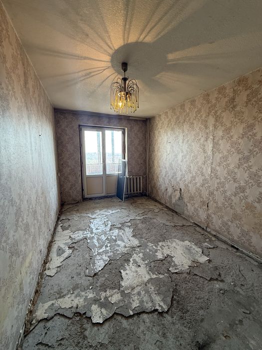 Продам 3-х кімнатну квартиру. Вул. Квартальна. 12 квартал.