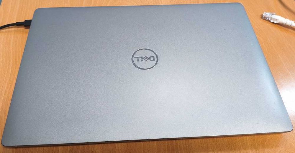 Portátil Dell Latitude 5420 de 14 polegadas (i7, 16GB RAM, 256GB NVME)