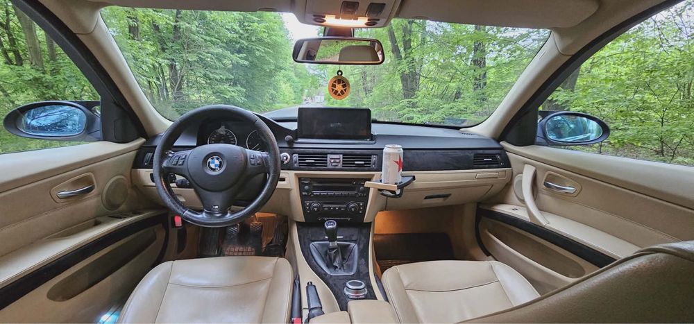 BMW E91, Seria 3 320i + GAZ (długie opłaty)