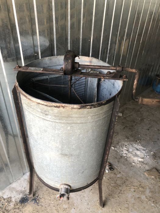 Wirówka do miodu miodziarka