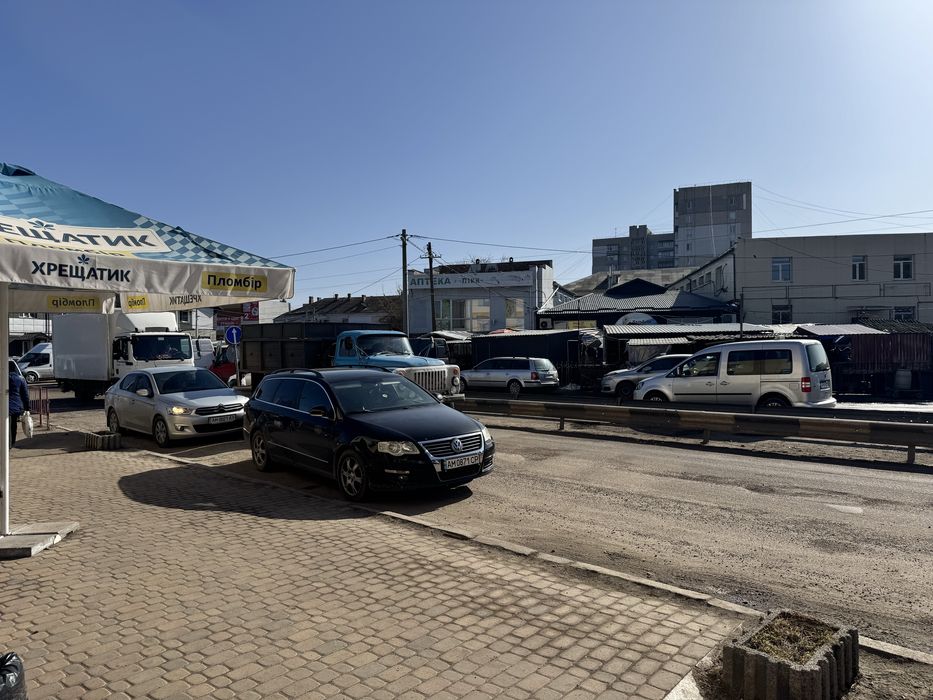 Оренда комерційного приміщення в центрі базару