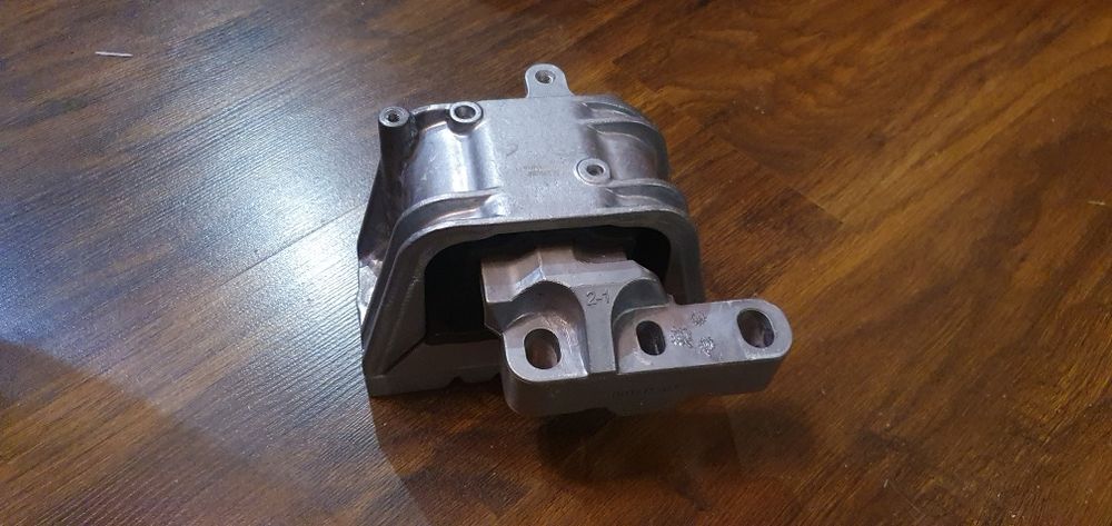 Подушка двигуна права Kautek VW EM010