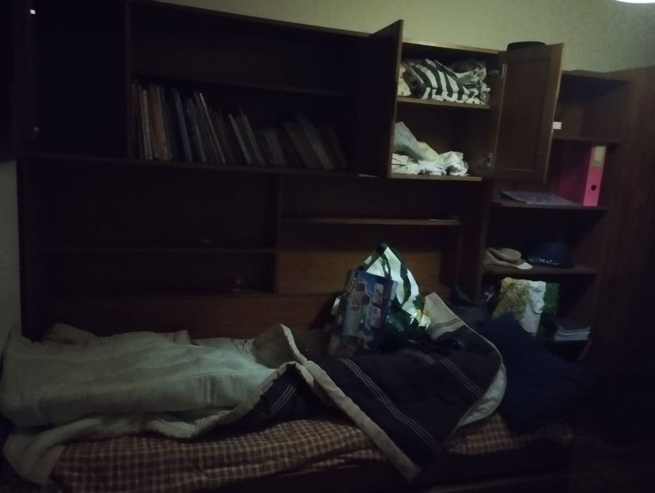 Vendo mobiliáriode quarto e sala  com urgência