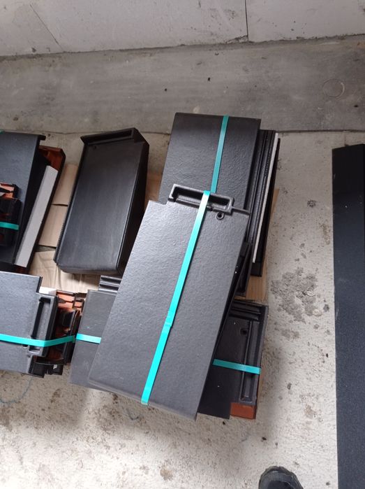 Dachówka Meyer holsen piano skrajna - krawędziowa