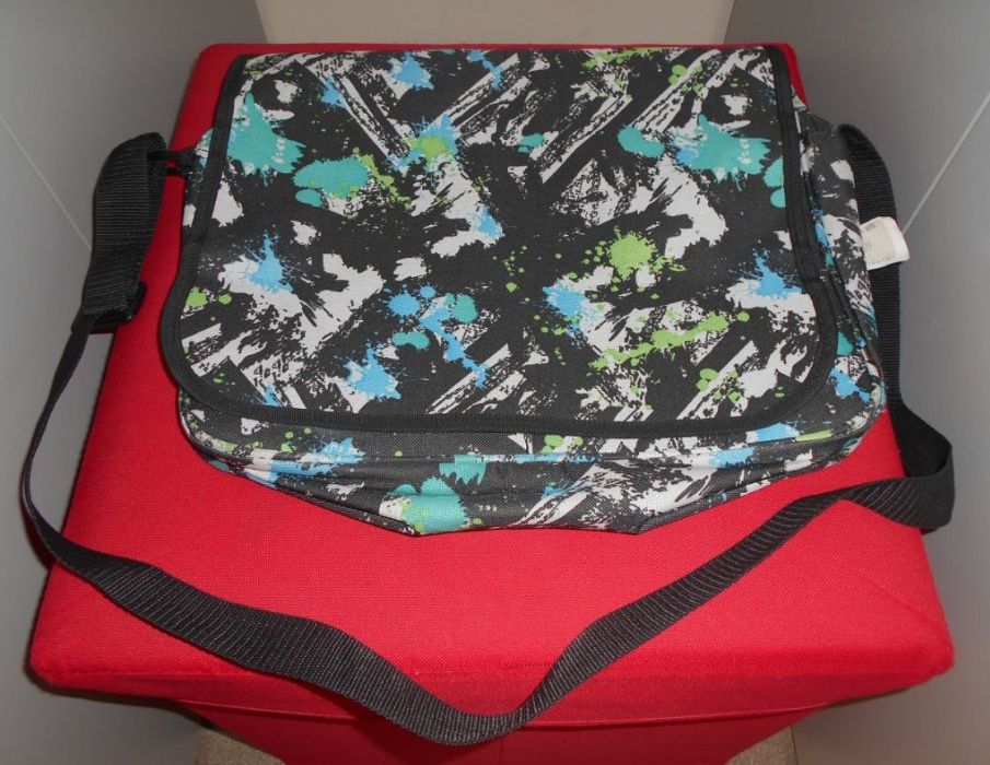 Saco pasta, perfeito para atividades estudantis.