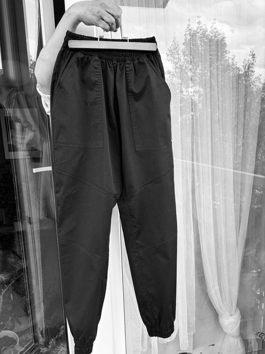 Czarny uniform medyczny r.36