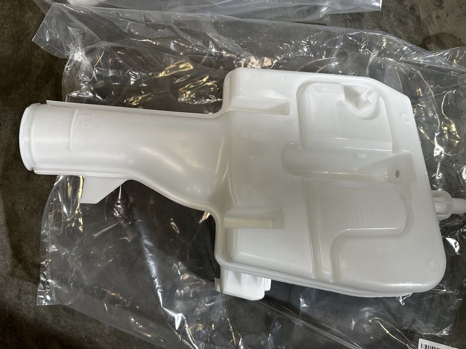 Бачок склоомивача води стеклоомивателя Sprinter W910 W907 спрінтер