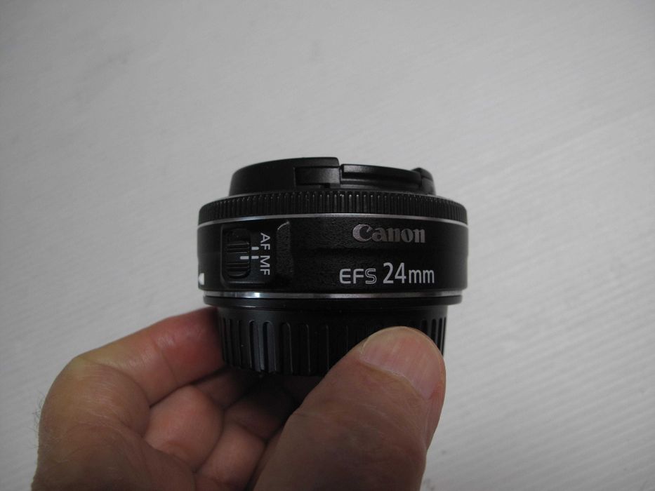 Canon 24mm 2.8 STM estado excelente como se pode ver nas fotos