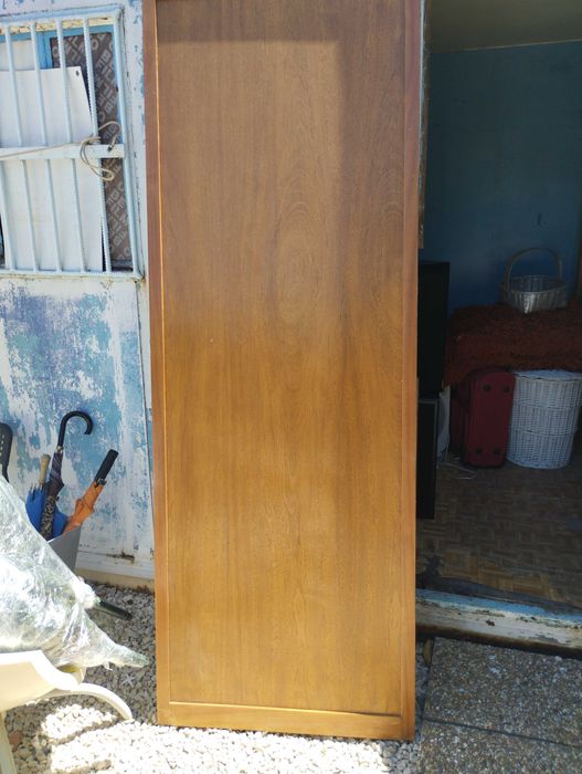 Portas de roupeiro em cerejeira