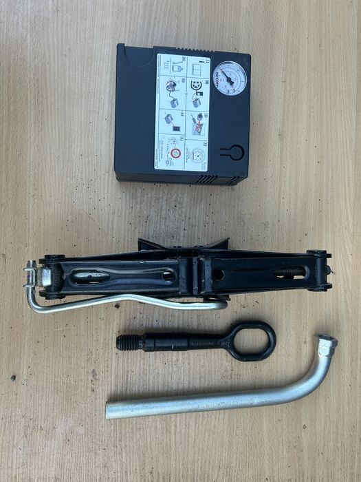 Домкрат VW Passat B7 B8 Golf 6 7 8 Touran Caddy Skoda A5 A7 Rapid