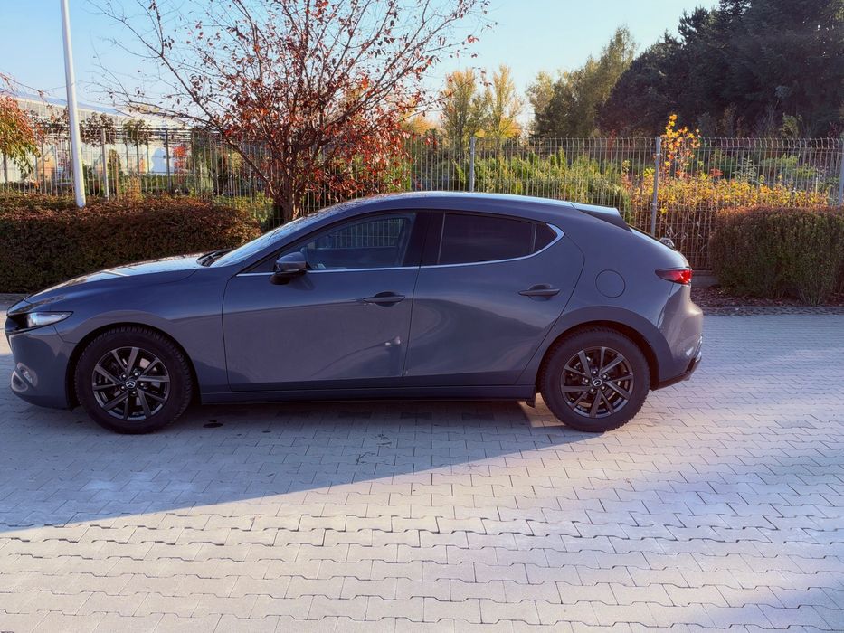 Mazda 3 Mazda 3 2.0 122 HP wersja wyposażenia HIKARI