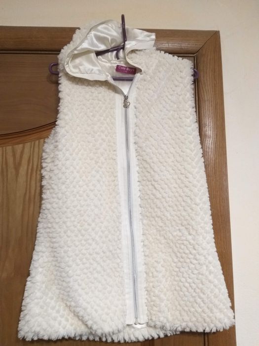 Легка безрукавка xs-s