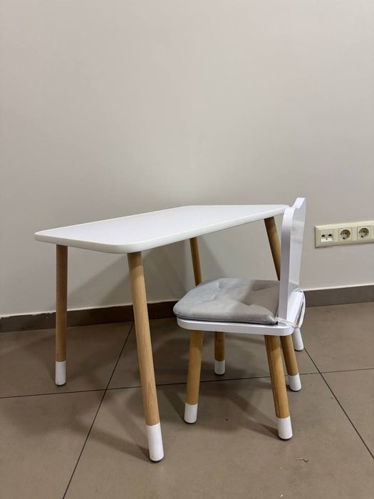 Дитячий столик та стілець