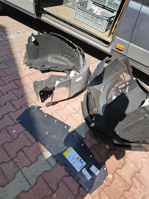Nadkole przednie corvette c8 nowe