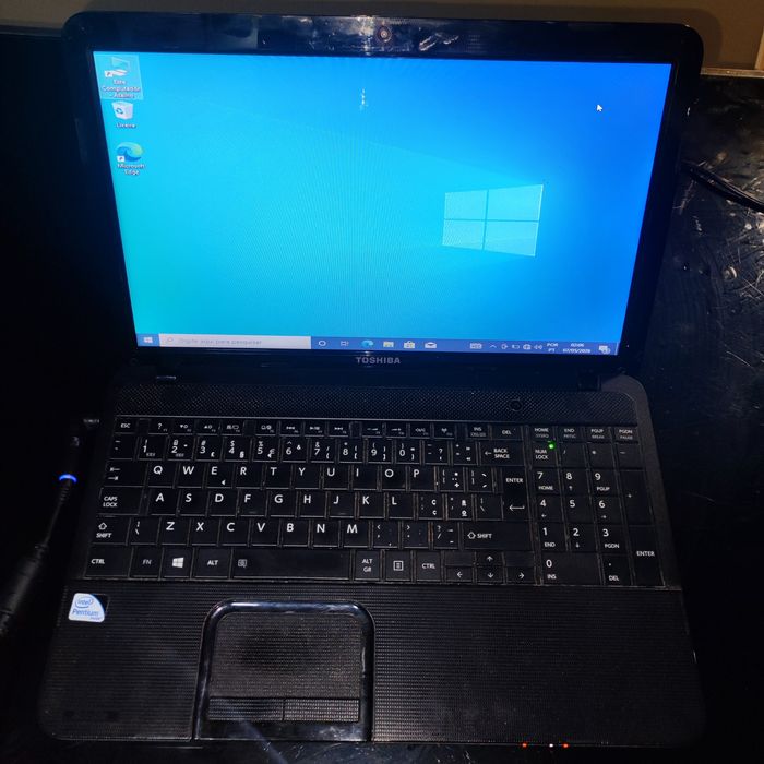 Portátil Toshiba Com carregador