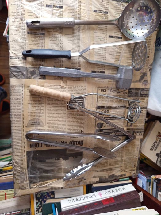 толкушка молоток щипці кухонні