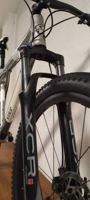 BTT  GT Avalanche 2.0 /  Berg Trail Rock roda 26