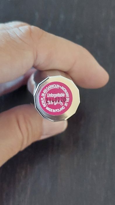 Avon Matte Legend matowa szminka pomadka do ust Unforgettable