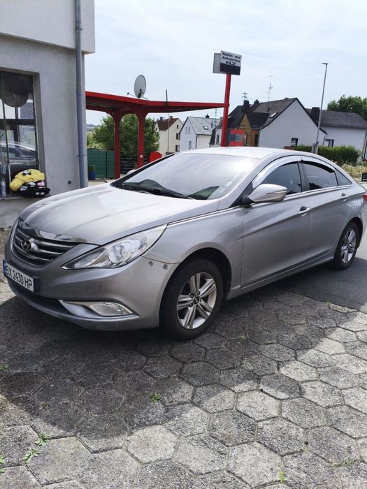 Hyundai Sonata 2013 VIN KMHEC41LBDA549837 фото оголошення 2 з 8