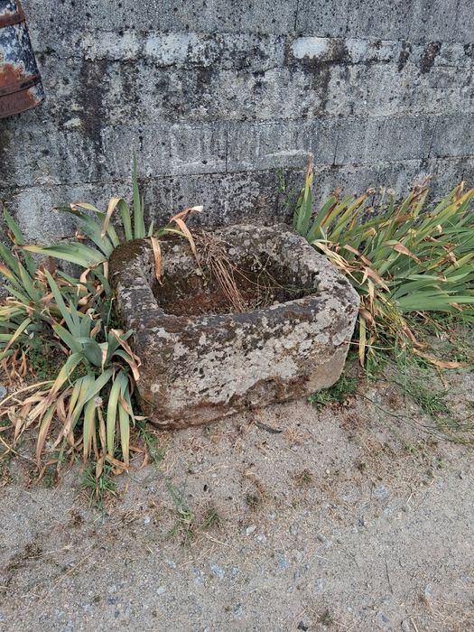 Pias de pedra antigas