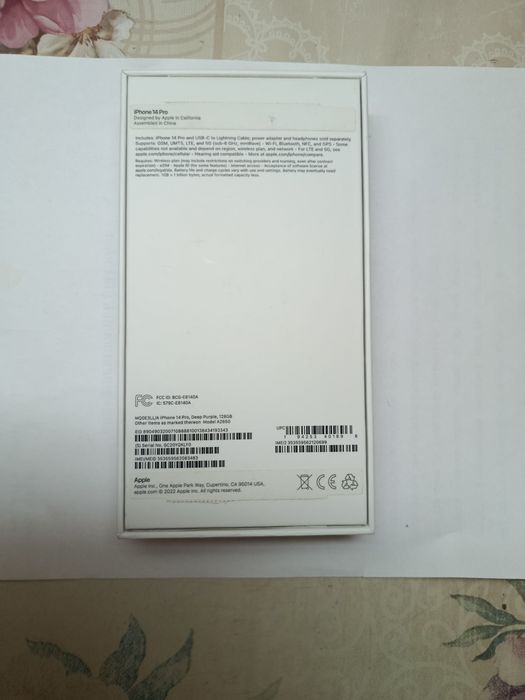 iPhone (не включается, целый, физ.сим-карта)