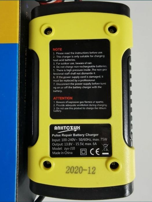 Carregador de Baterias 12V Auto / Moto / Mota ( NOVO )