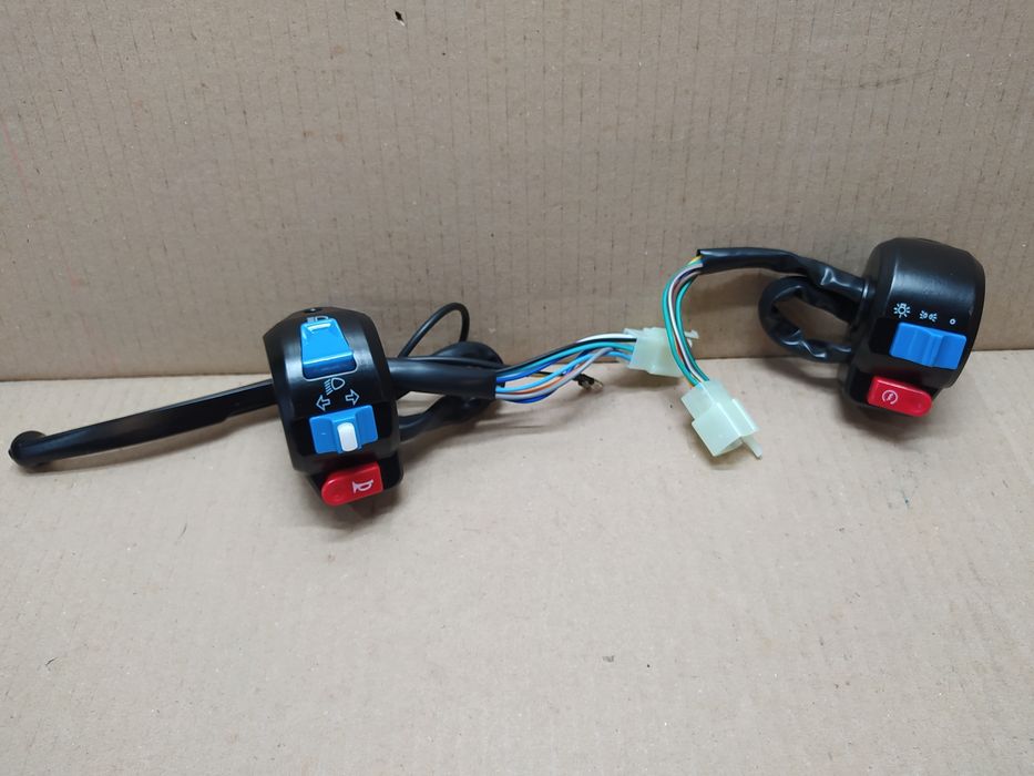 Блоки кнопок руля скутера GY6 (ПРАВЫЙ/ЛЕВЫЙ) +рычаги