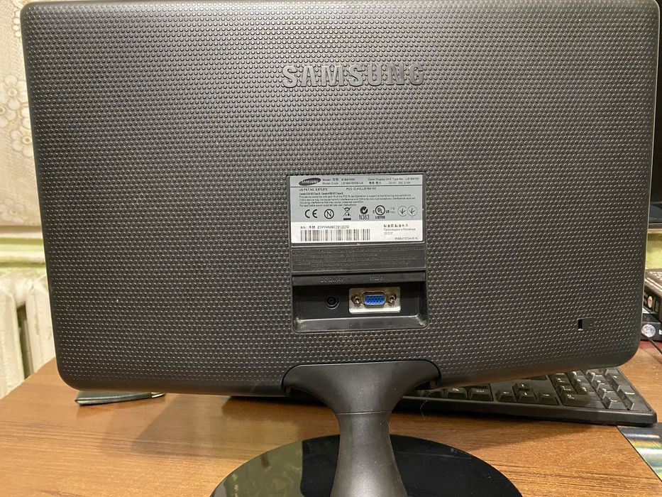 Монітор. Samsung (SyncMaster SA100)