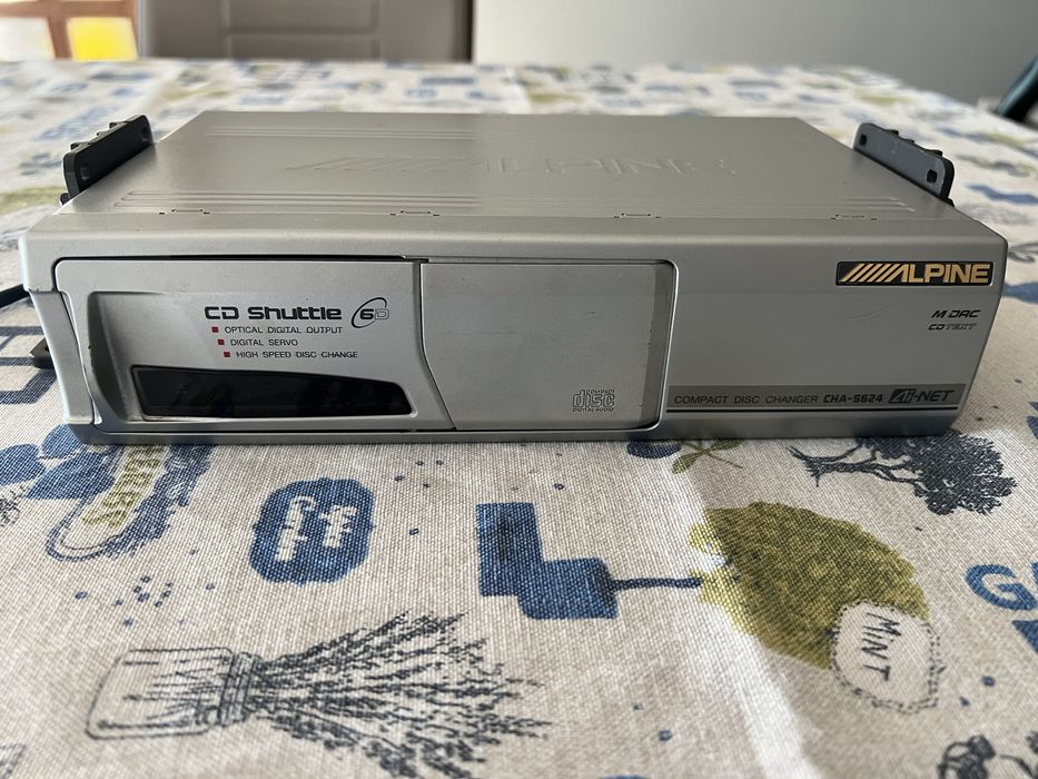 Caixa leitor de cds Alpine