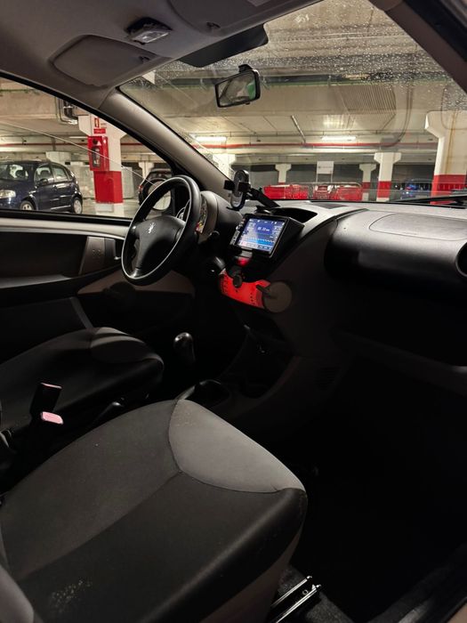 Peugeot 107 radio 2din 2009 faço financiamento