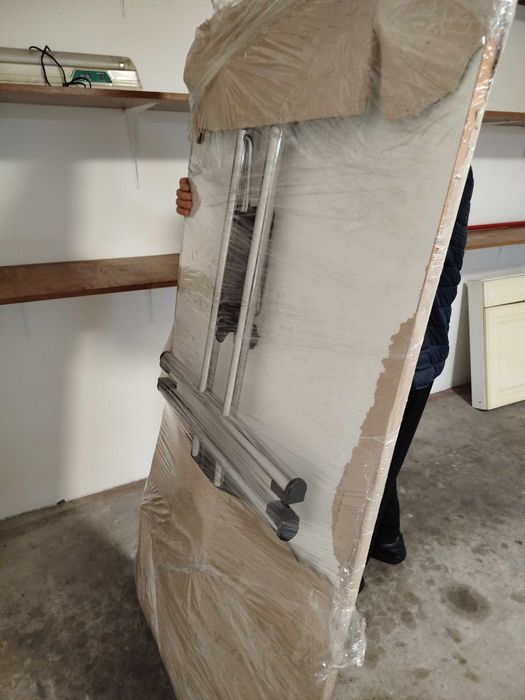 Mesa em madeira multifunções