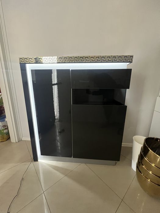 Zestaw 2x komoda + słupek (witryna) glamour wzór grecki LED