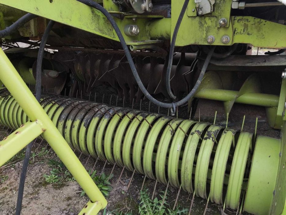 claas variant 260 rok 2005  prasa roluajca