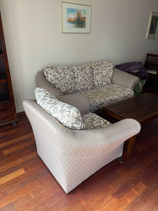 Zestaw wypoczynkowy Aris - sofa, fotel, pufa. Kanapa w super stanie