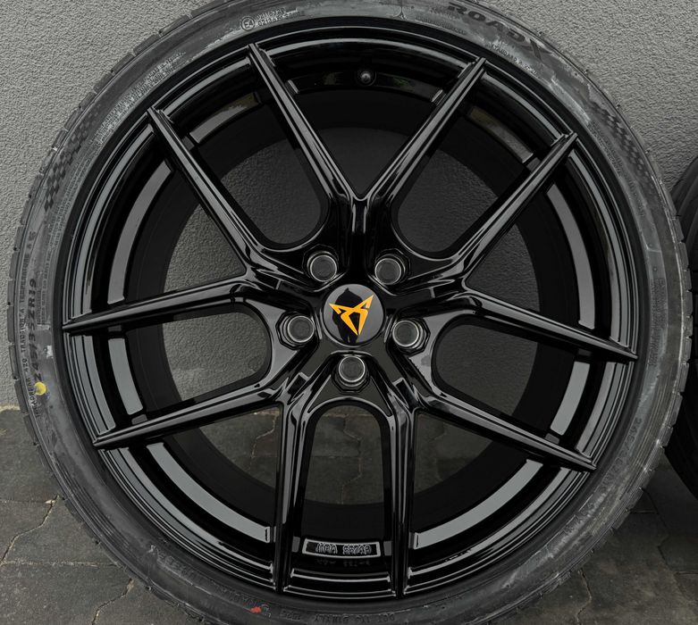 CUPRA FORMENTOR koła letnie 245/40r19 ROADX FELGI TOMASON Germany Nowe