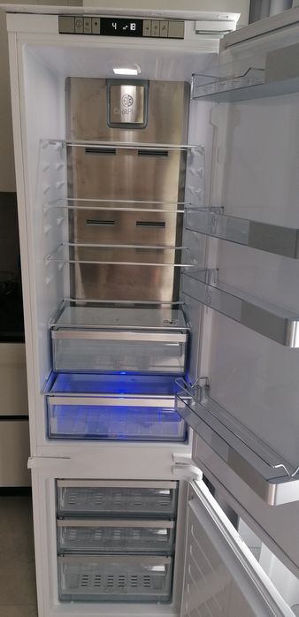 Lodówka do zabudowy 193 wys. Grundig model GKNI25920