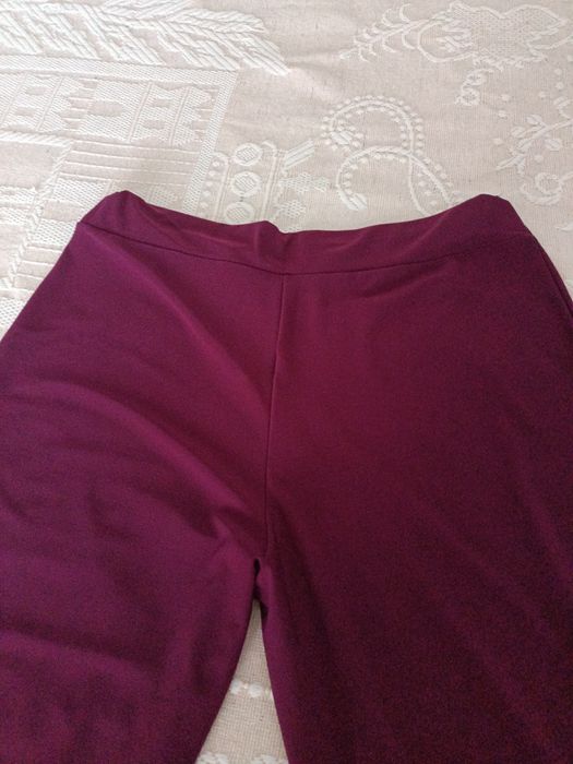 Duas calças de senhora novas, tam. XL.