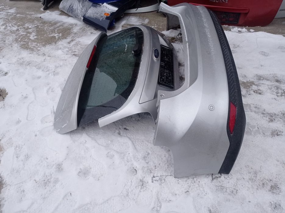 Кришка багажника ляда хетчбек Ford Focus 11-14 HB