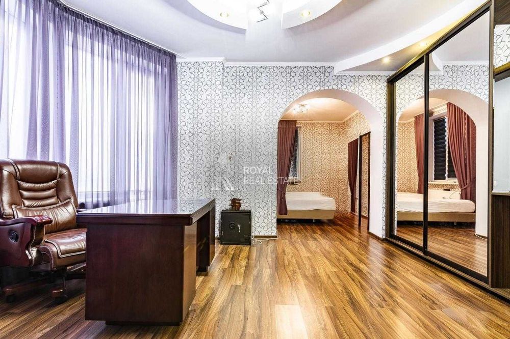 Продаж Будинок Київ Деснянський район вул. Тодося Осмачки 305 м² 5 кімнат Басейн Генератор Камін Тераса Гараж Автономність