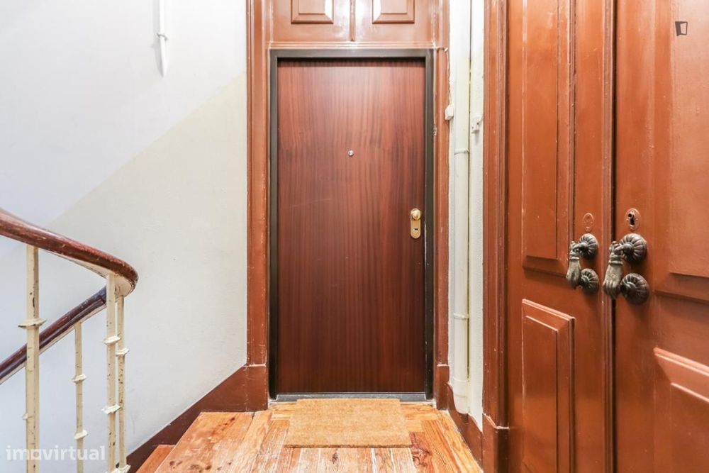 Quarto - localizado em Campo de Ourique Lisbon