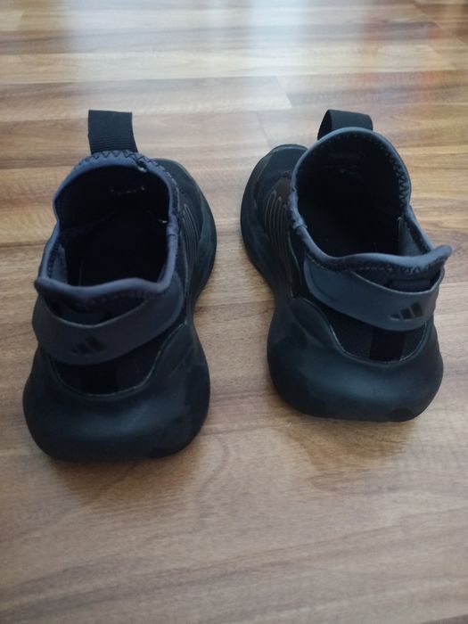 Buty Adidas wsuwane. roz.33,5 dł.wkł.20,5