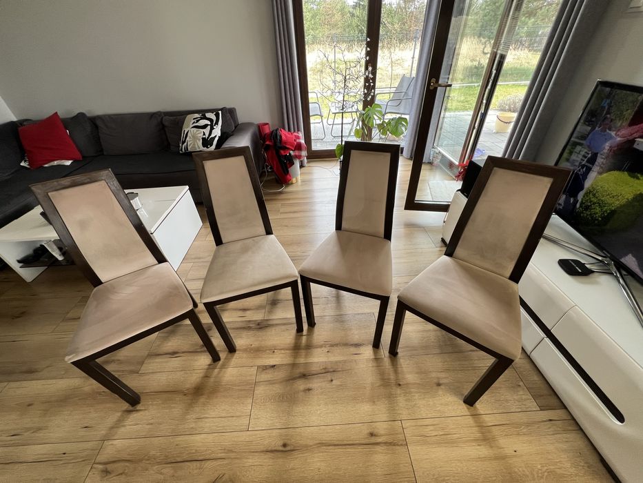 Stół rozkladany + 4 krzesła