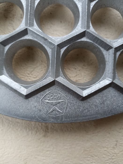 Формы для выпечки печенья  орешки грибочки и пельменица.