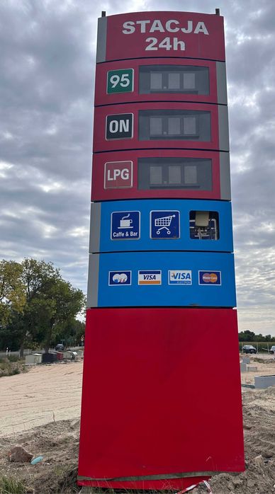 Słup reklamowy Pylon z oświetleniem