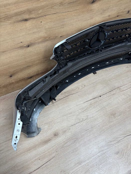 Zderzak przedni mercedes w212 lift 6xpdc kolor 775