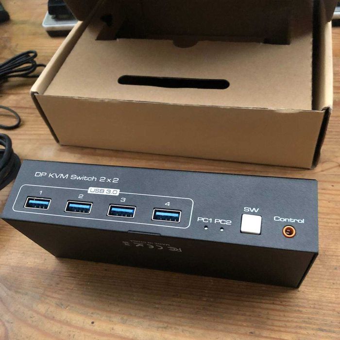 KVM-переключатель HDMI DP KVM SWITCH Dual monitor 2in 1out 4K 144Hz