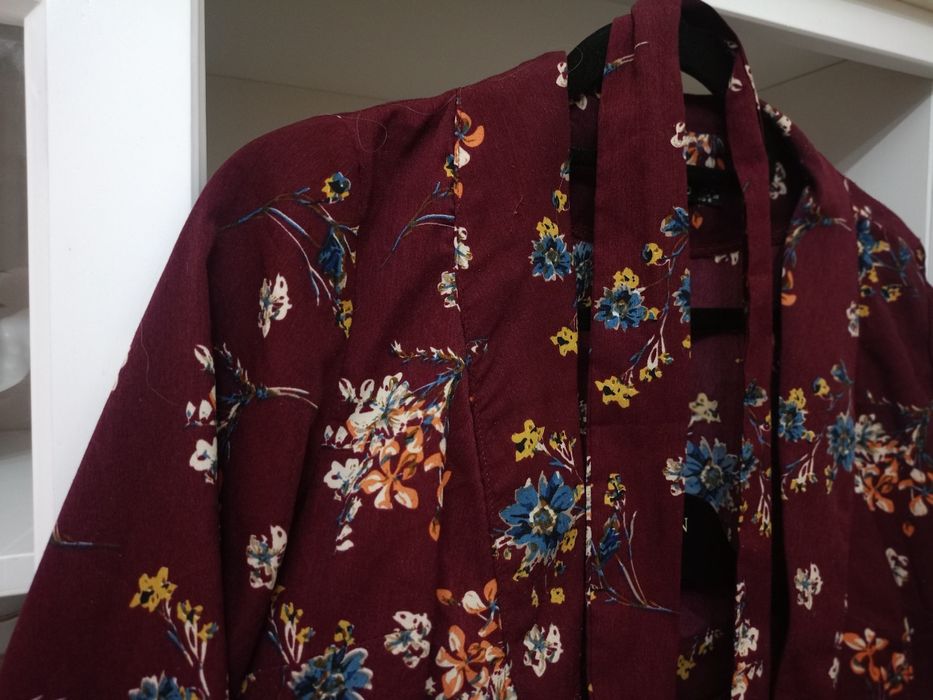 Piękny komplet Boohoo 38 burgund kwiaty