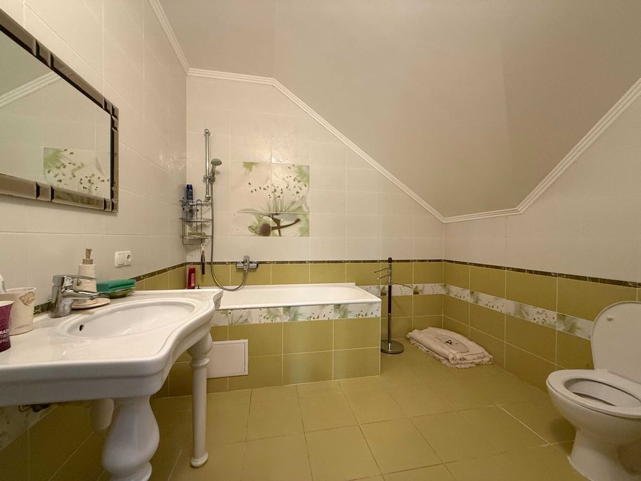 Оренда будинку 264 м2, с. Крюківщина, вул. Чумацька,5