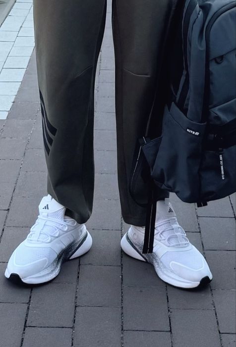 Кросівки adidas alpharesponse  41,5 розмір